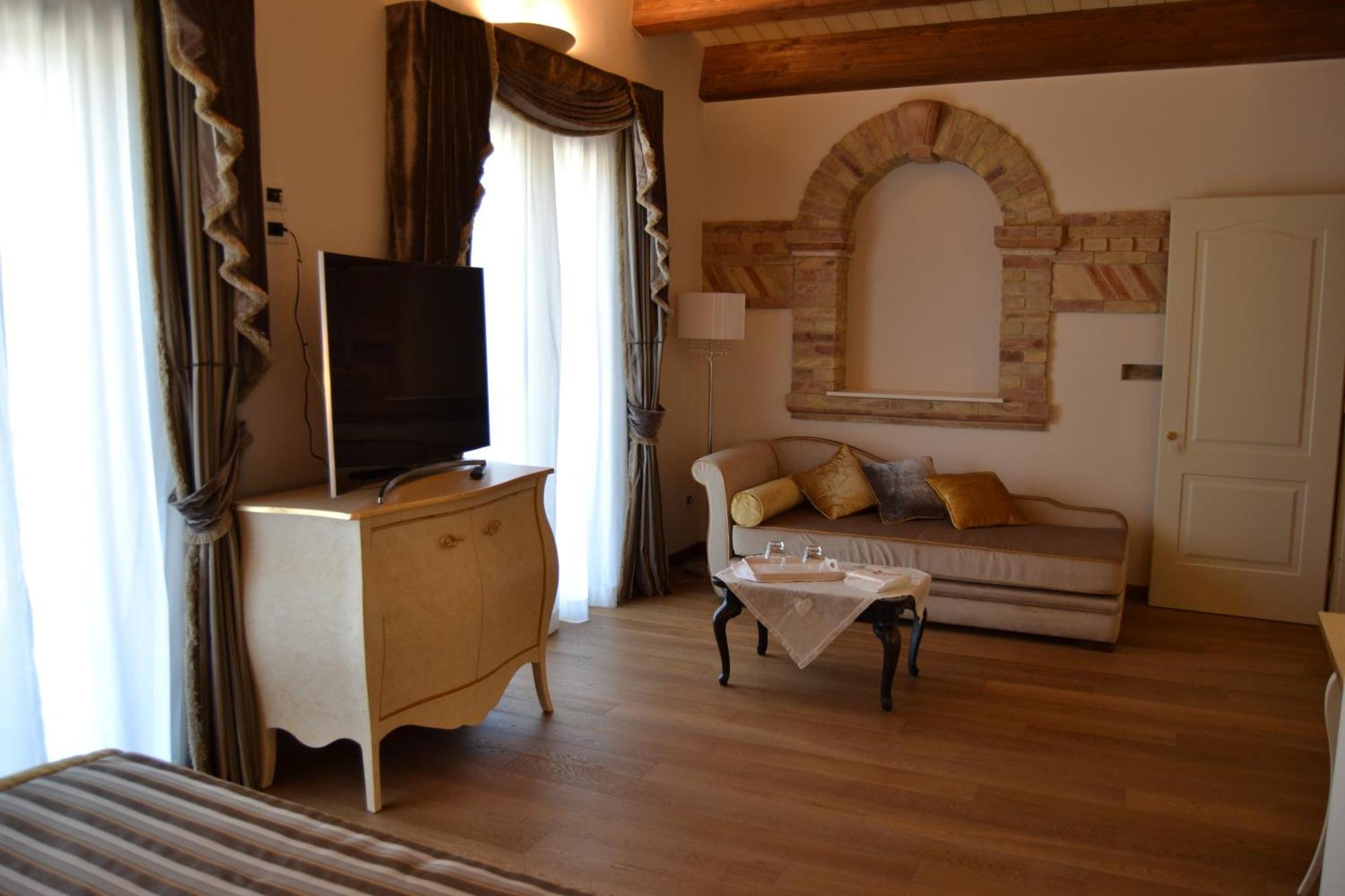 Agriturismo De Luca Mozzagrogna Exterior photo